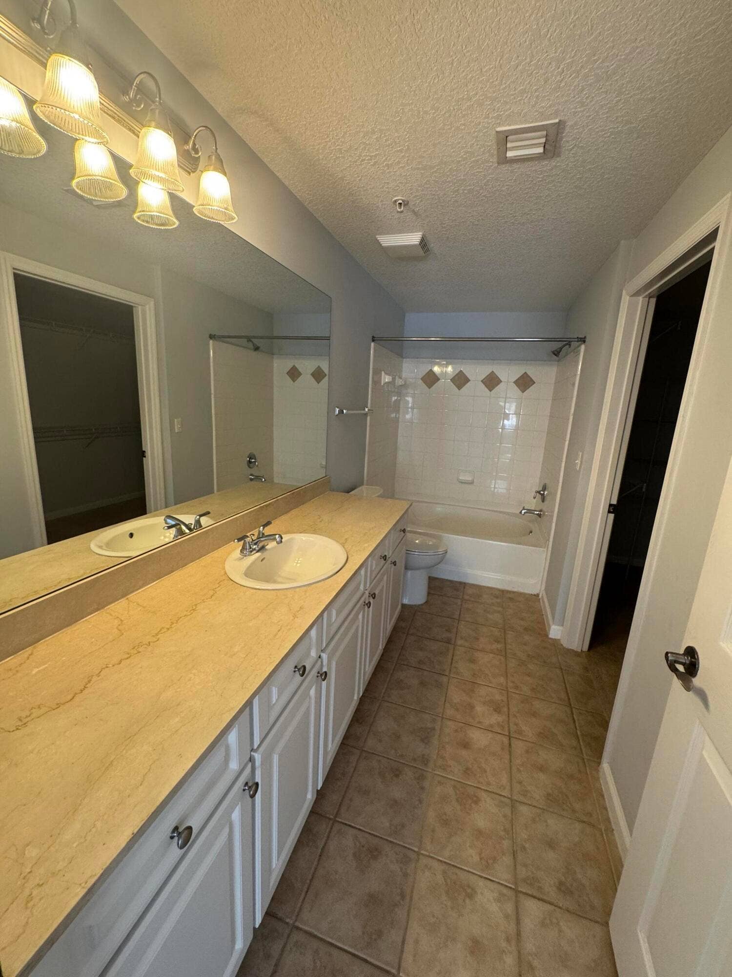 224 Murcia Drive, #213, Jupiter, FL 33458 IMG_8840