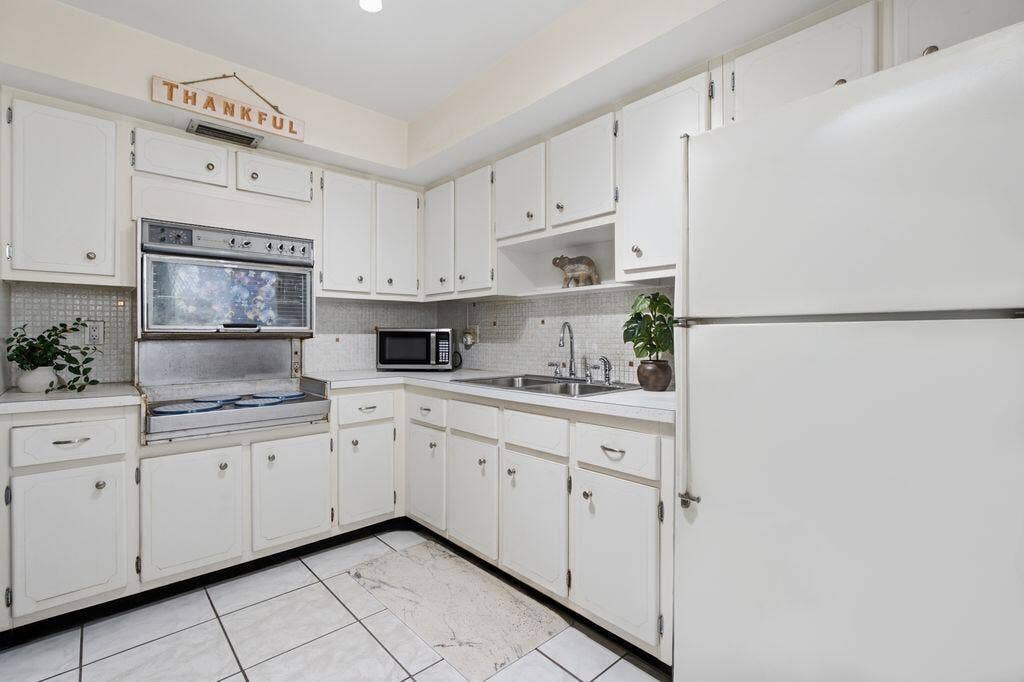 beatriz kitchen 2
