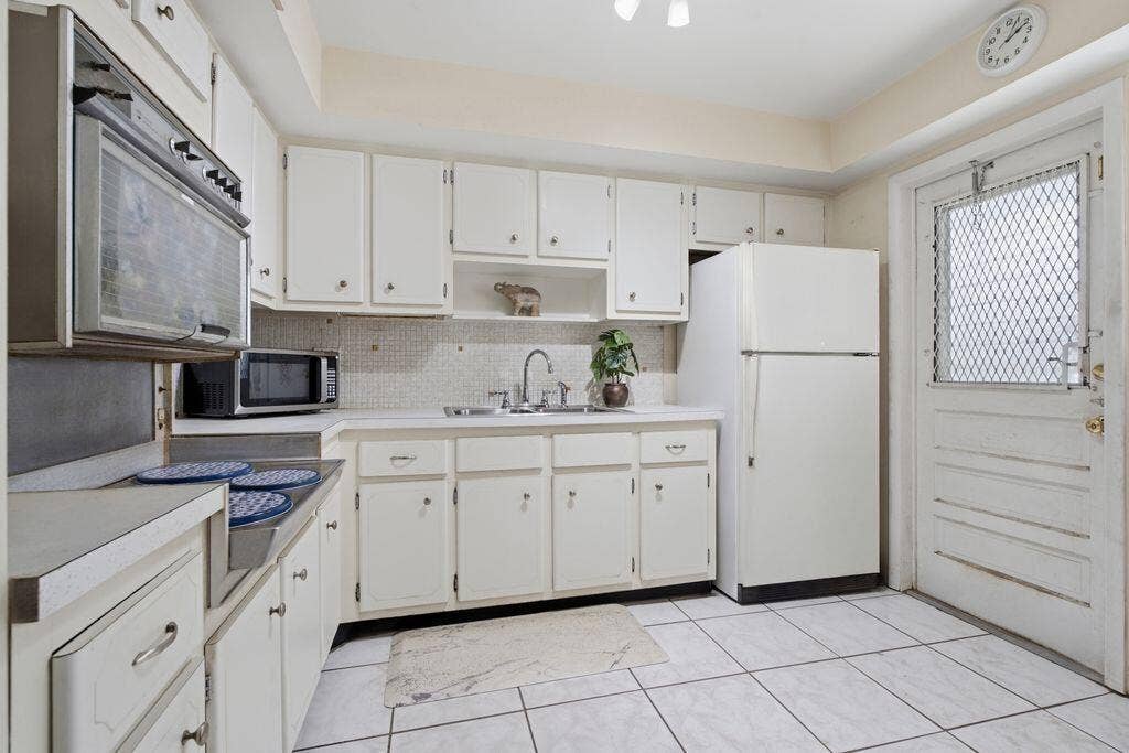 Beatriz kitchen