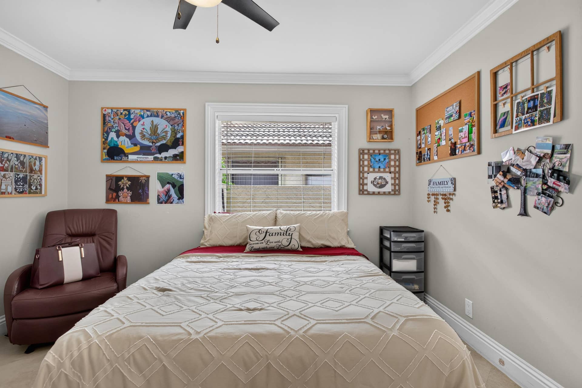 2nd bedroom