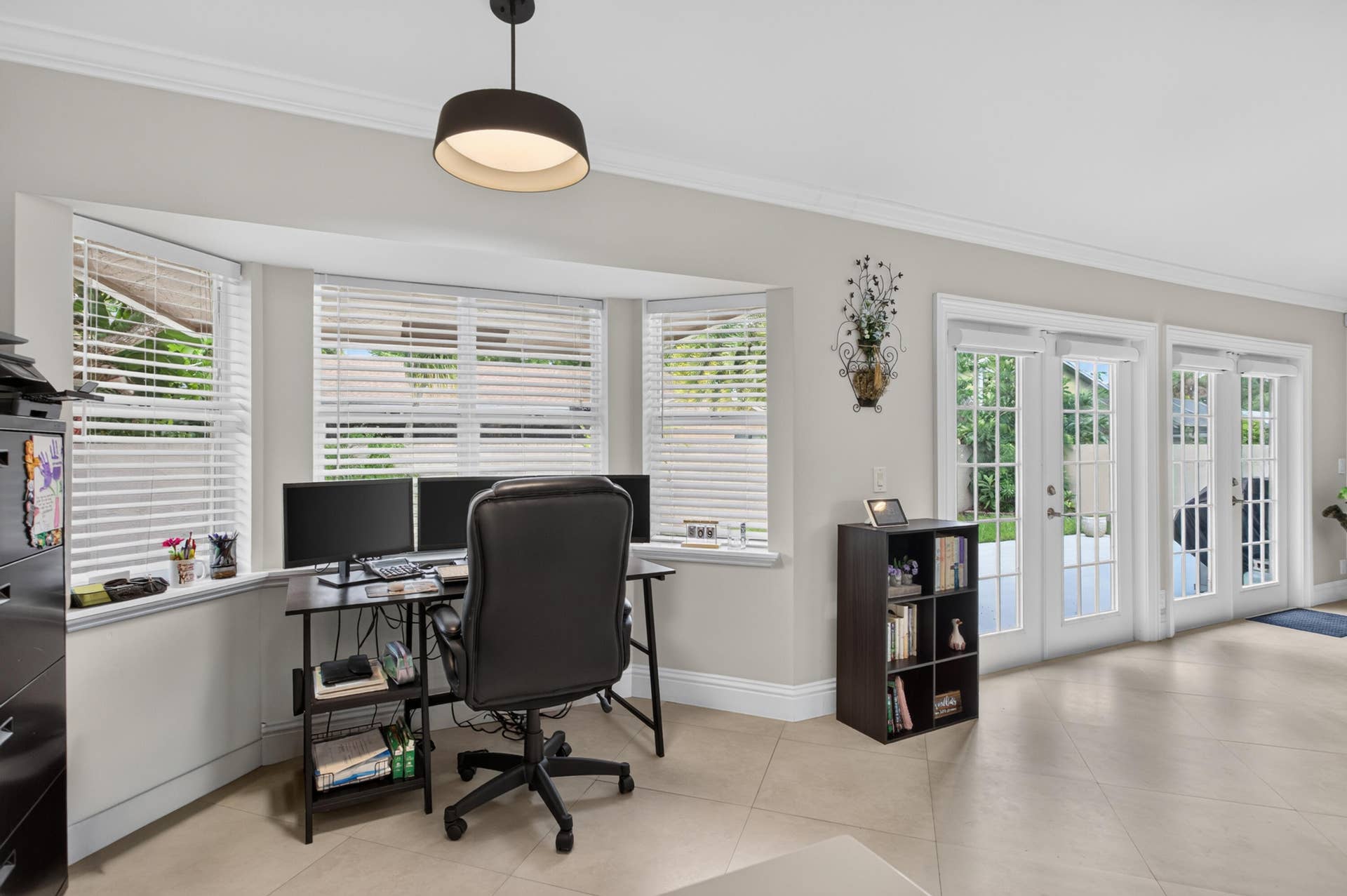 breakfast room
