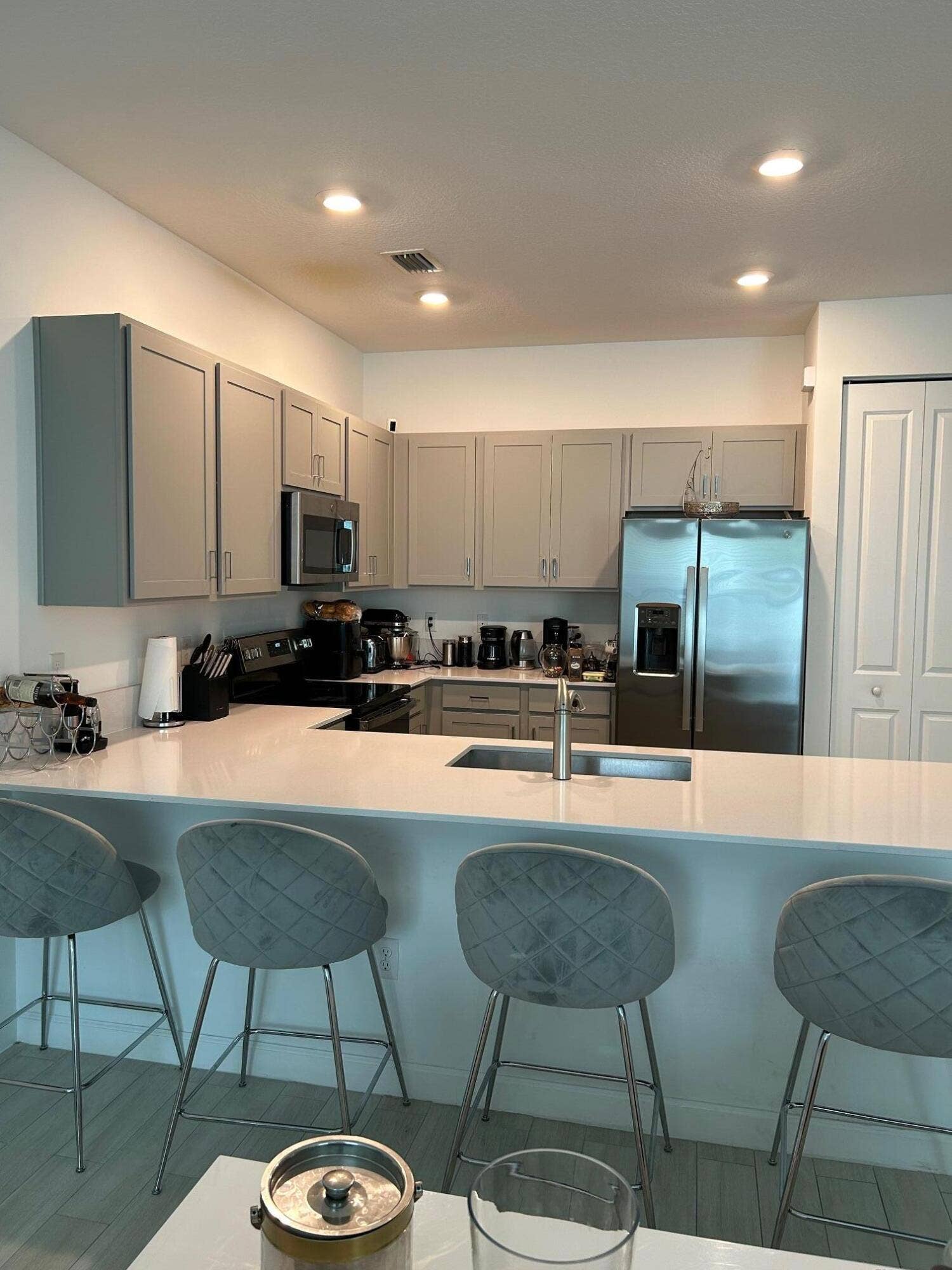 4505 Hartwell Lane, Riviera Beach, FL 33410 living 2