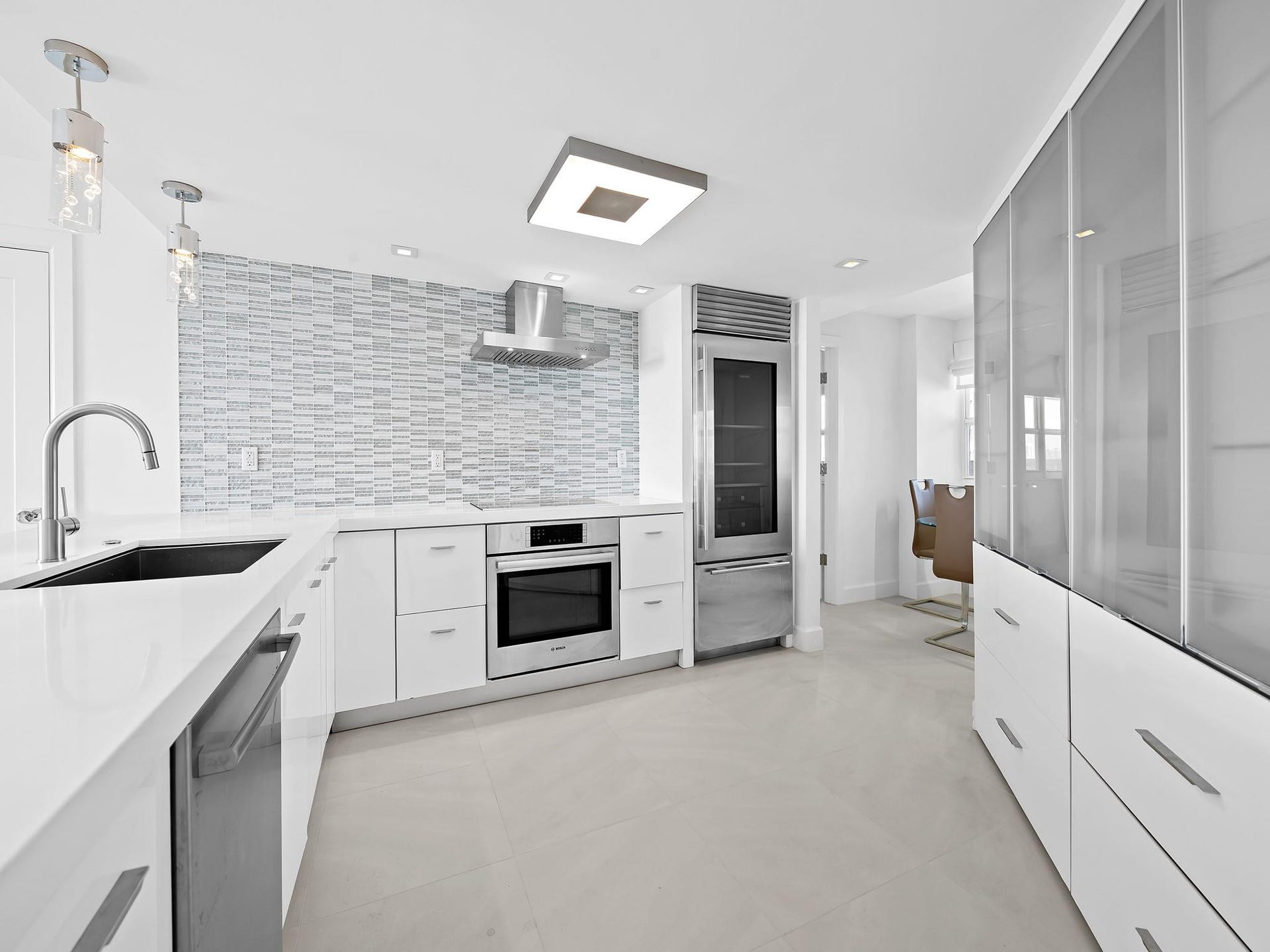 2000 S Ocean Drive, #709, Fort Lauderdale, FL 33316 Spacious kitchen with plenty of room to cook and entertain.