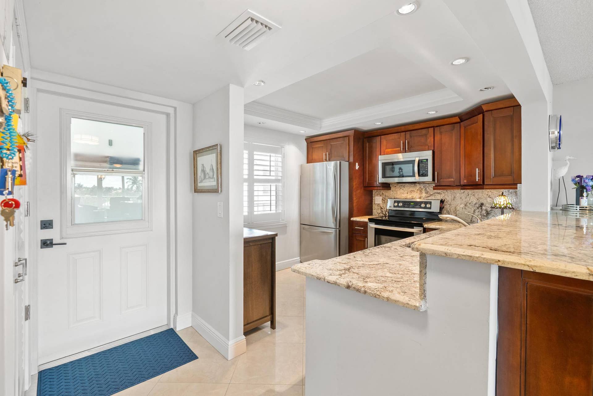 930 DOGWOOD Drive, #457, Delray Beach, FL 33483 Updated and Open Kitchen