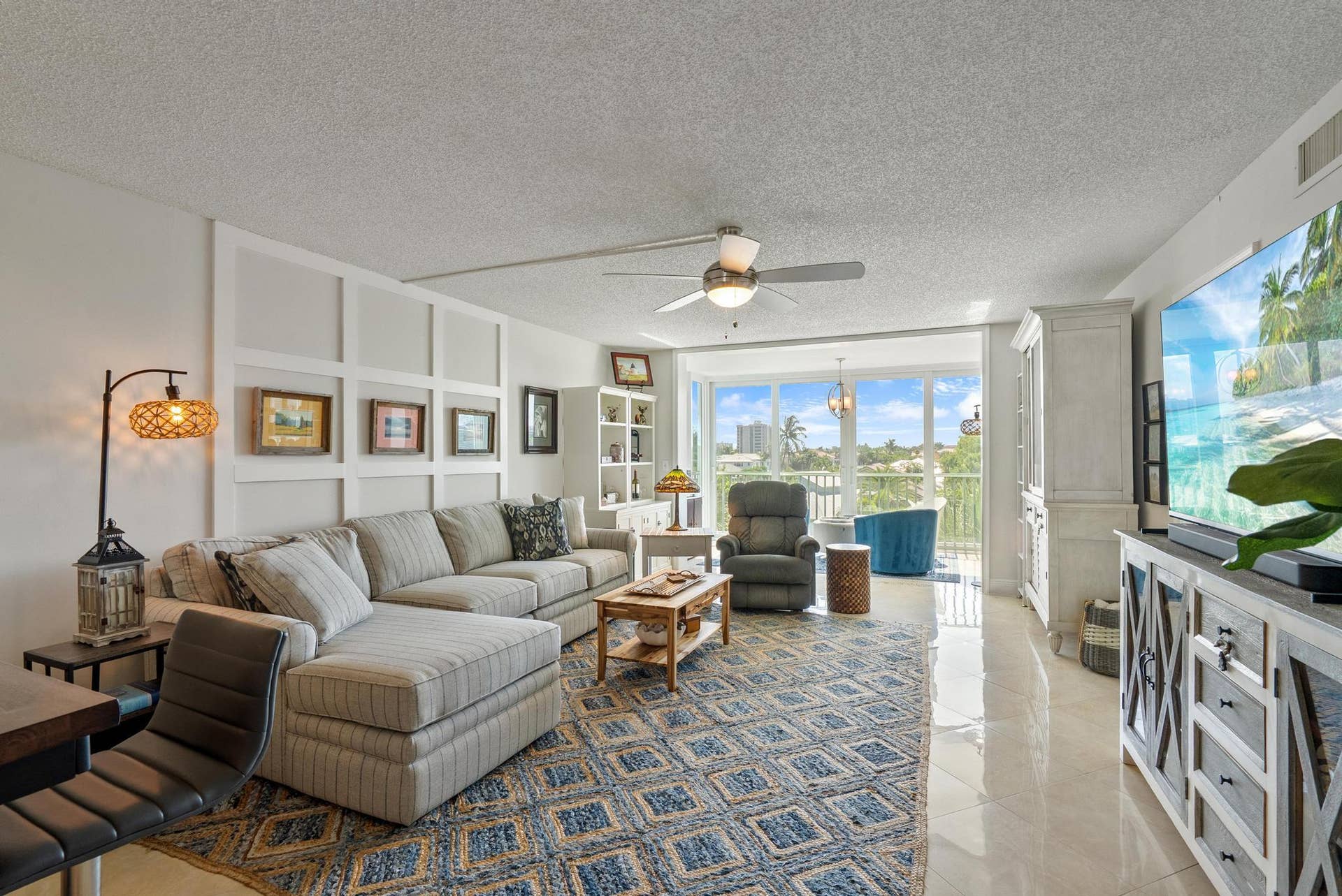 930 DOGWOOD Drive, #457, Delray Beach, FL 33483 Millwork and porcelain floors
