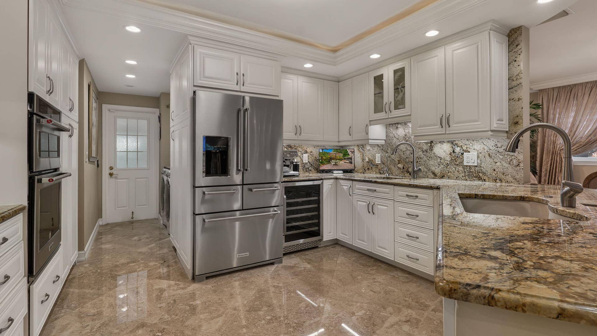 3745 OAKS CLUBHOUSE Drive, #V-8, Pompano Beach, FL 33069 37-web-or-mls-DSC00496