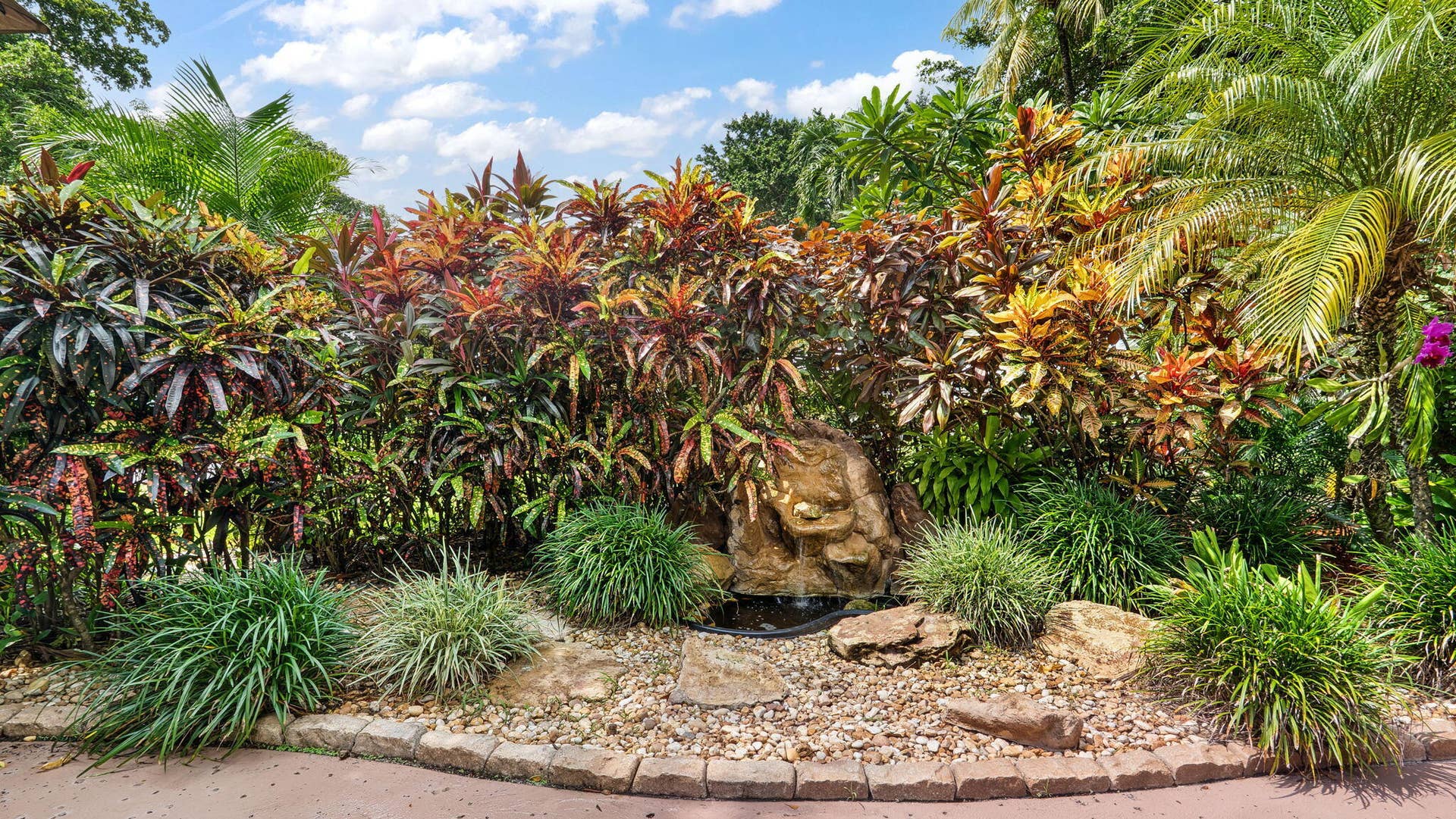 3745 OAKS CLUBHOUSE Drive, #V-8, Pompano Beach, FL 33069 57-web-or-mls-DSC00565