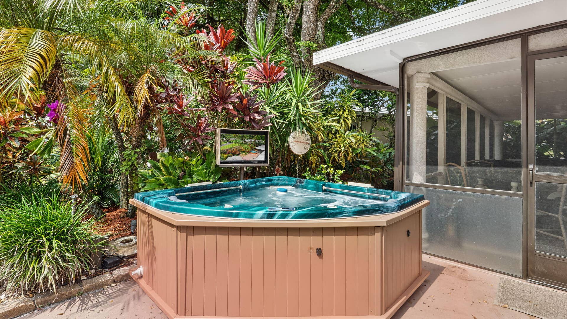 3745 OAKS CLUBHOUSE Drive, #V-8, Pompano Beach, FL 33069 54-web-or-mls-DSC00555