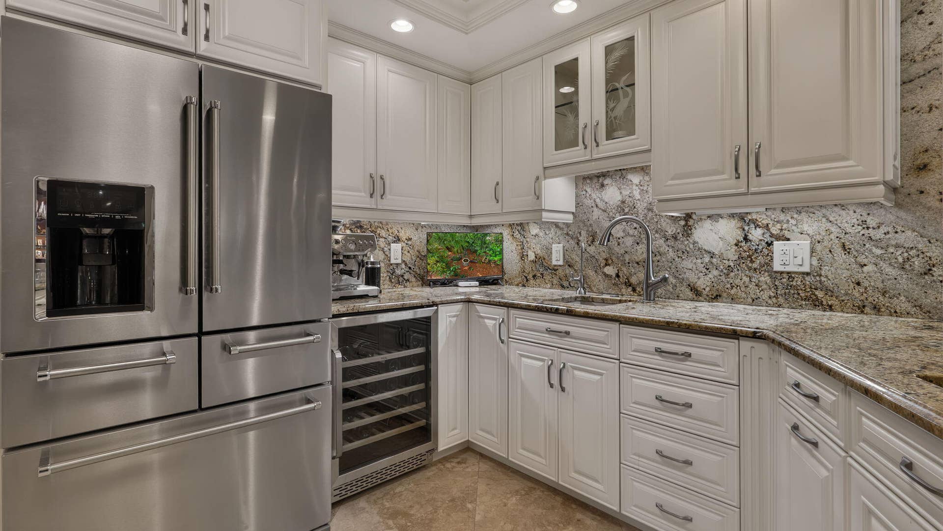 3745 OAKS CLUBHOUSE Drive, #V-8, Pompano Beach, FL 33069 39-web-or-mls-DSC00504
