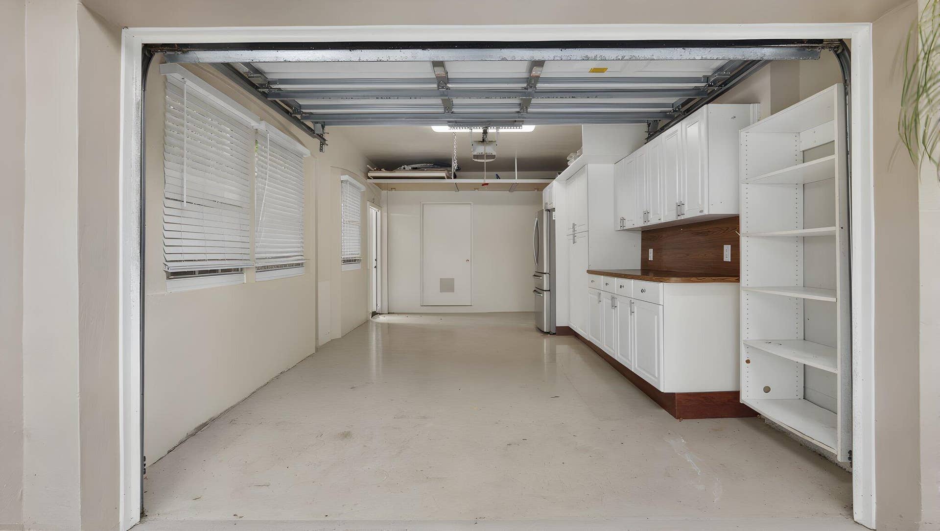 3745 OAKS CLUBHOUSE Drive, #V-8, Pompano Beach, FL 33069 59-web-or-mls-DSC00578 furniture removed