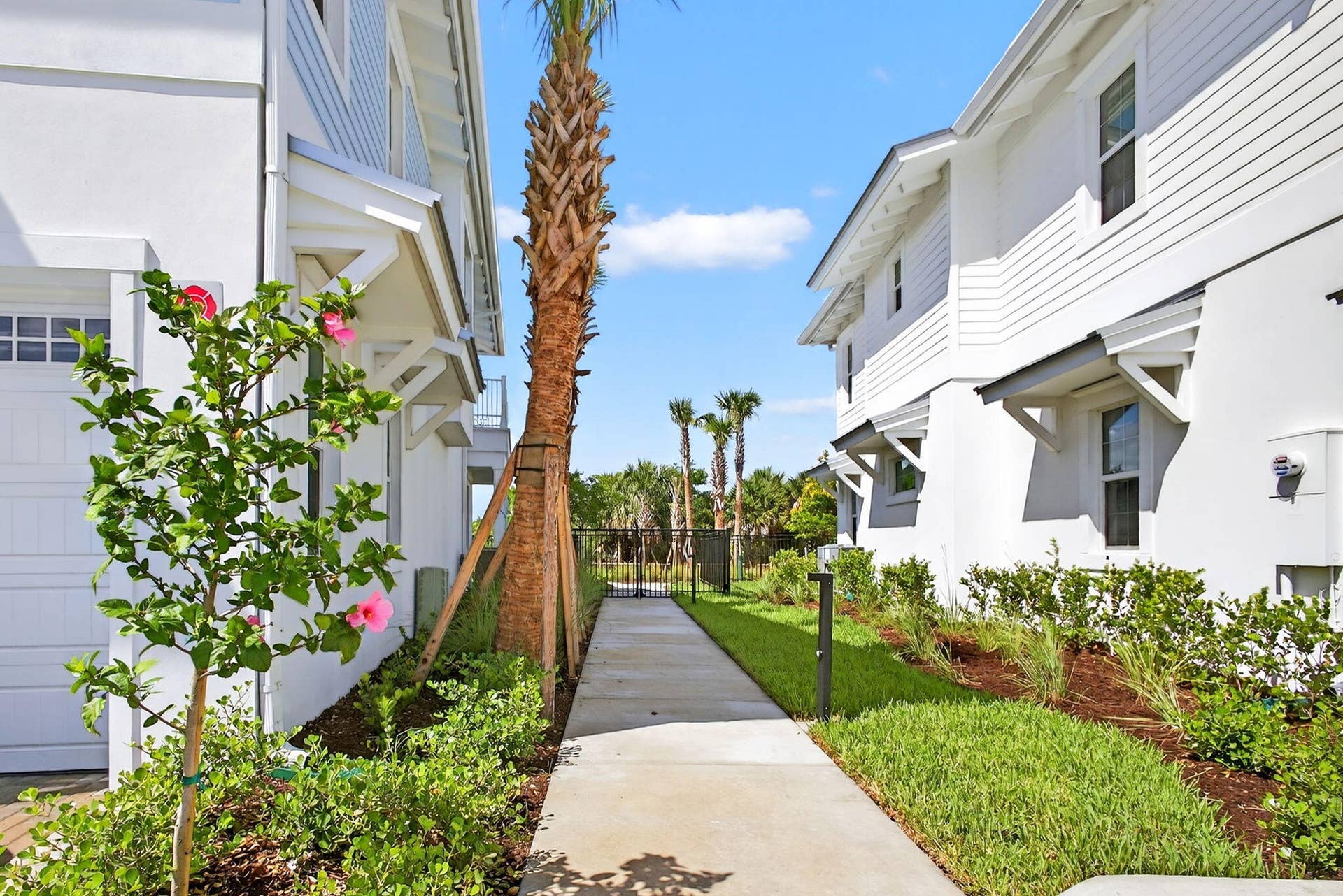 Walk To Riverwalk and Beaches