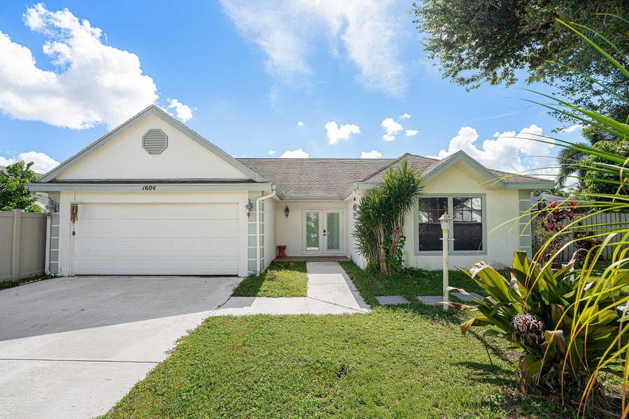 Property photo for 1604 BAYRIDGE Place, Wellington, FL