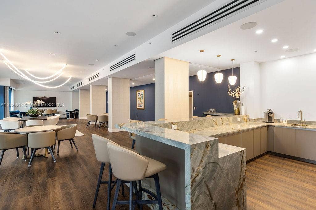 4001 N OCEAN Boulevard, #1606, Boca Raton, Boca Raton, FL 33431 Common Great Room Bar