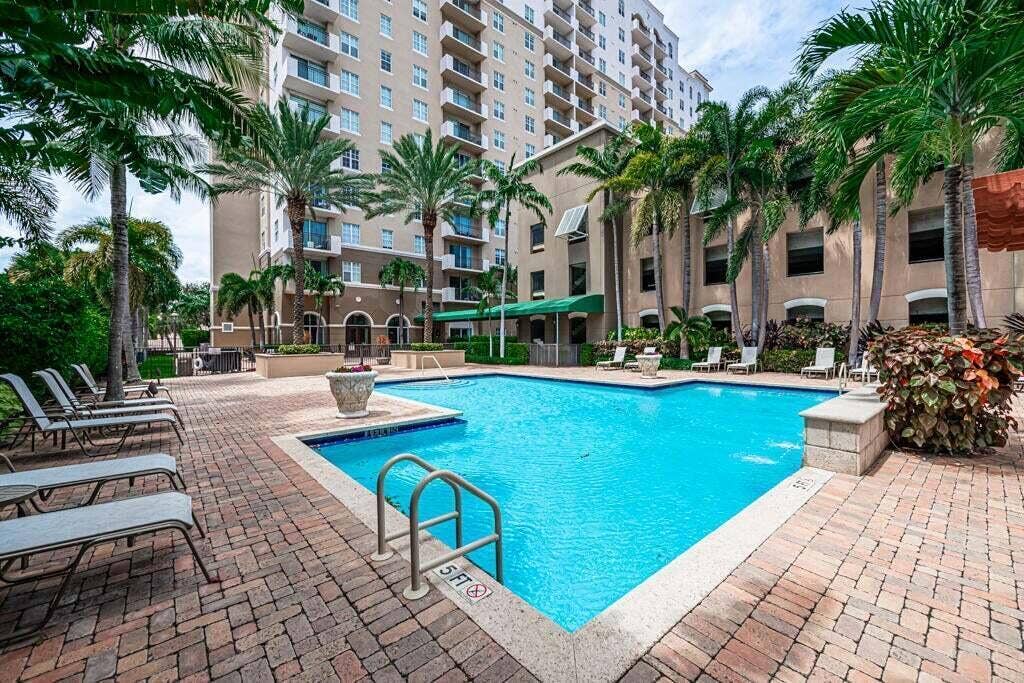616 Clearwater Park Road, West Palm Beach, FL 33401 1112 Pool View of Bldg