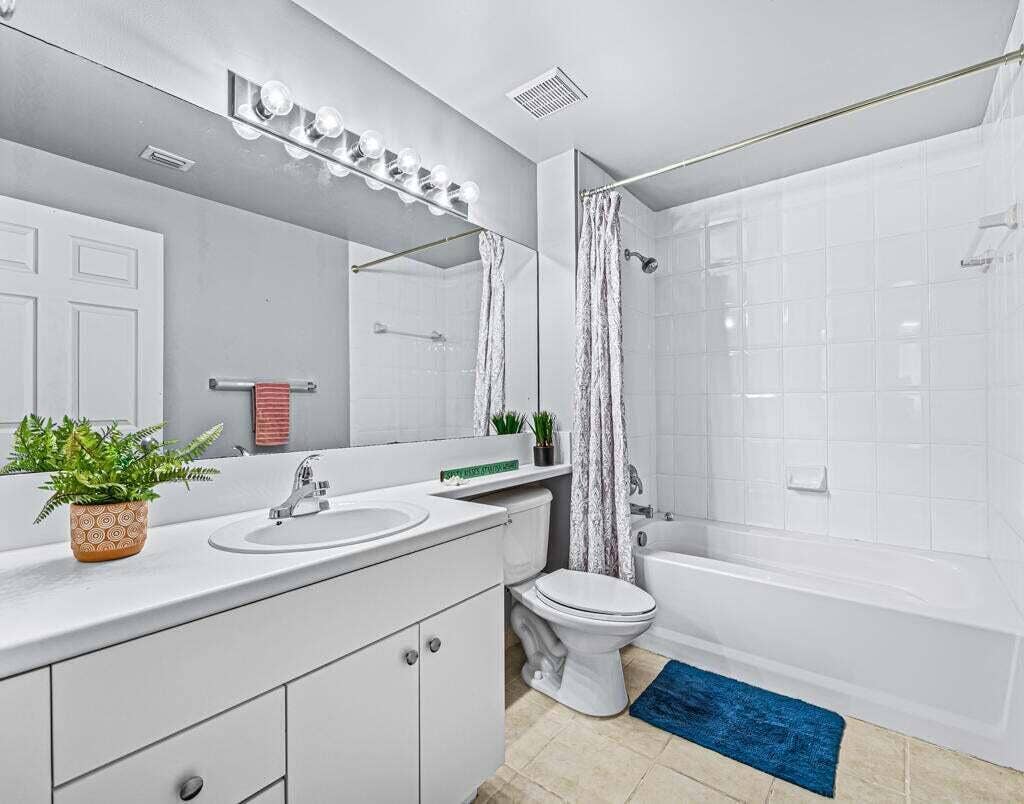 616 Clearwater Park Road, West Palm Beach, FL 33401 1112 Master Suite #1 BR