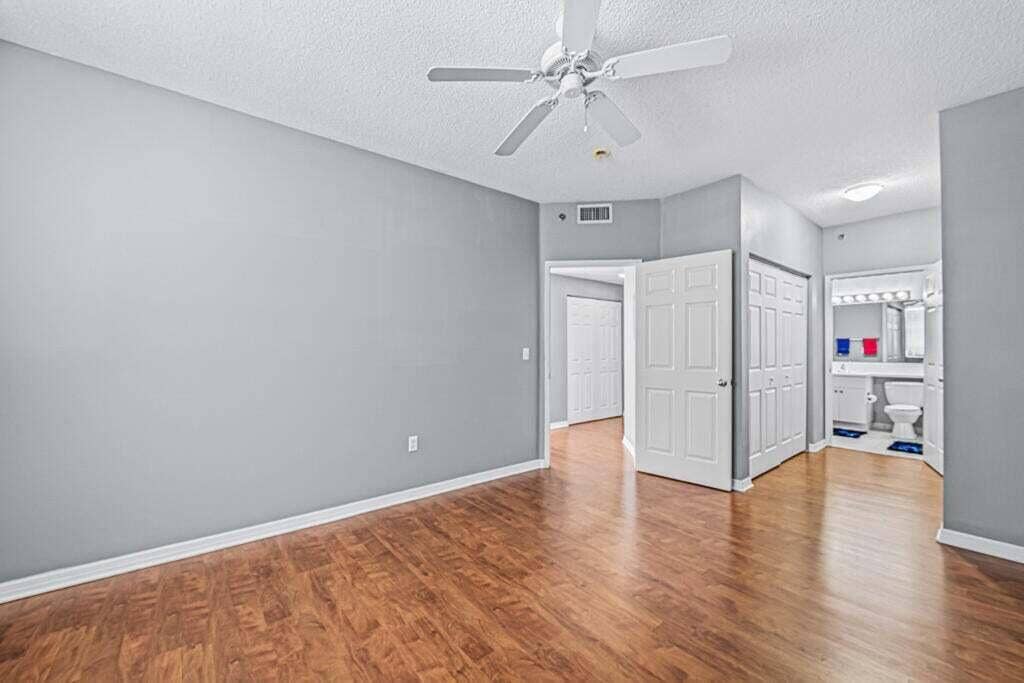 616 Clearwater Park Road, West Palm Beach, FL 33401 1112 Master Suite #2 Empty 2
