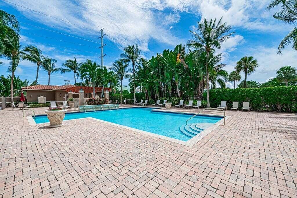 616 Clearwater Park Road, West Palm Beach, FL 33401 1112 Pool 4