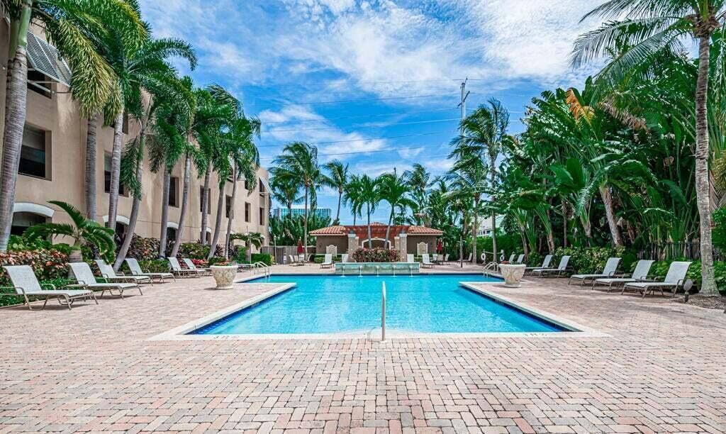 616 Clearwater Park Road, West Palm Beach, FL 33401 1112 Pool 3