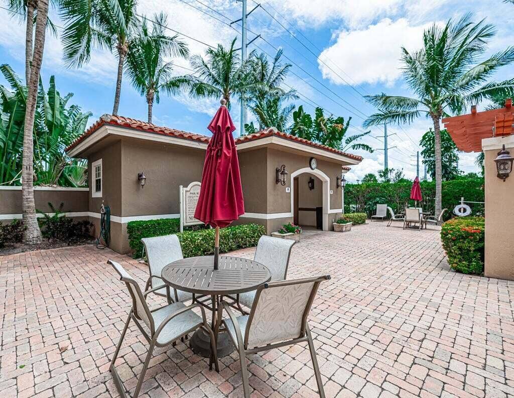 616 Clearwater Park Road, West Palm Beach, FL 33401 1112 Pool Picnic Area
