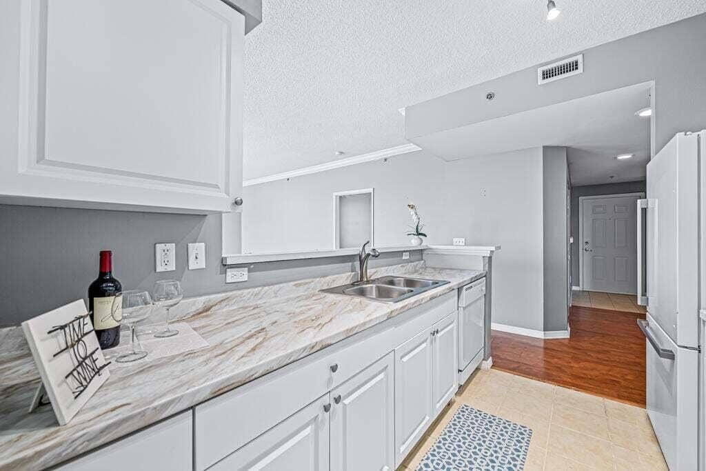 616 Clearwater Park Road, West Palm Beach, FL 33401 1112 View from insdie kitchen towards e