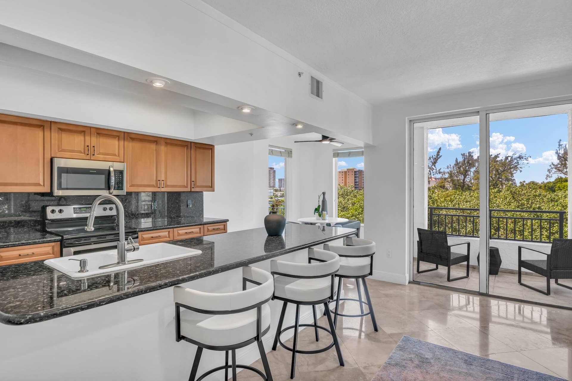 2880 NE 14TH ST Causeway, #213, Pompano Beach, FL 33062 2880 NE 14th Street Cswy 213, Pompano Be