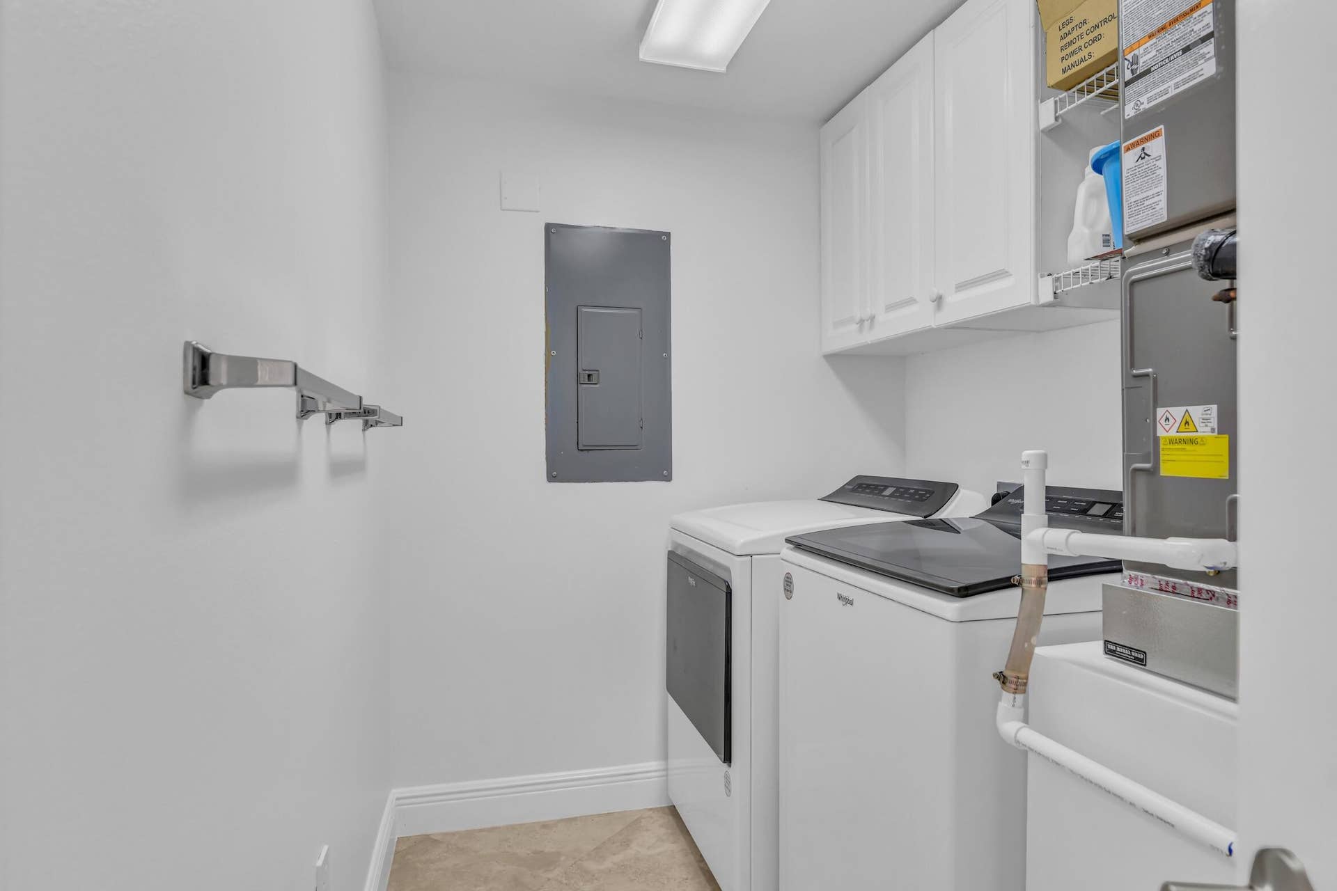 2880 NE 14TH ST Causeway, #213, Pompano Beach, FL 33062 Laundry Room.