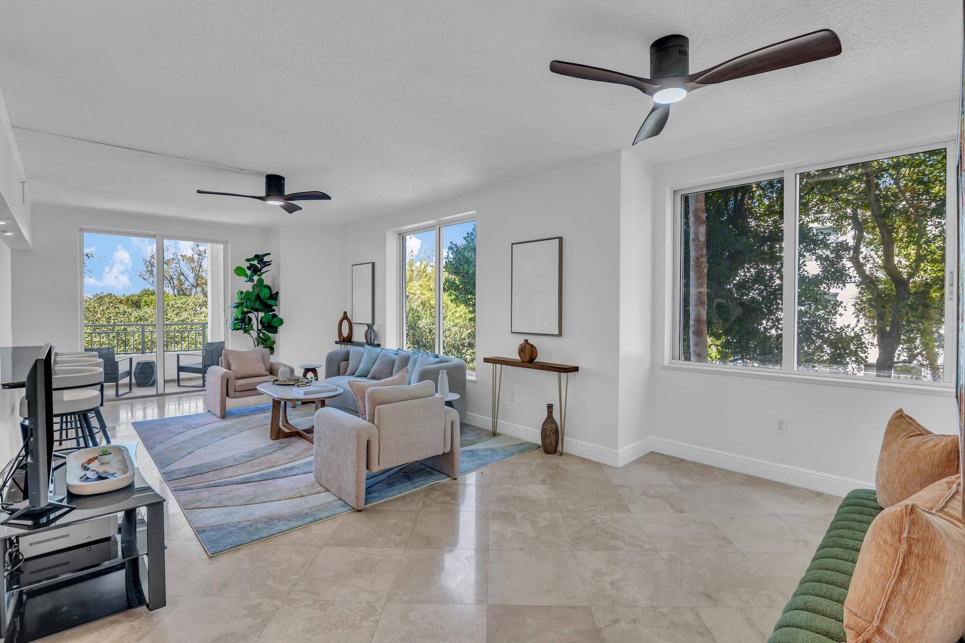 2880 NE 14TH ST Causeway, #213, Pompano Beach, FL 33062 Living Room
