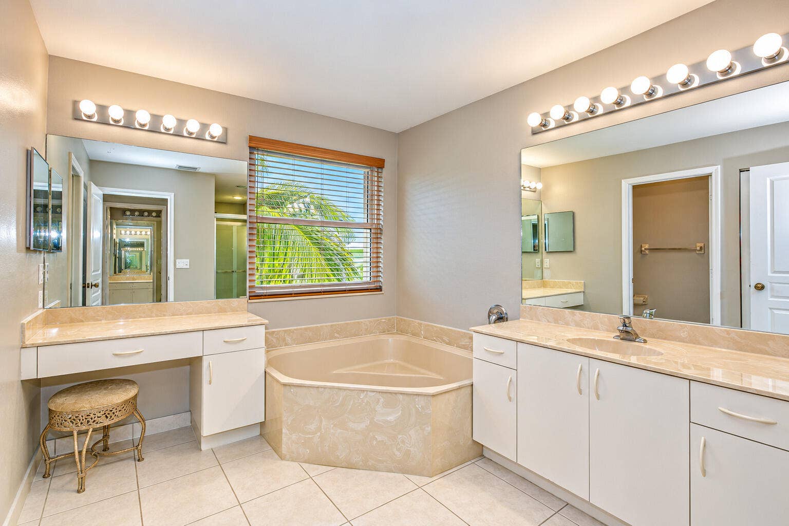 5018 Nautica Lake Circle, Greenacres, FL 33463 C32