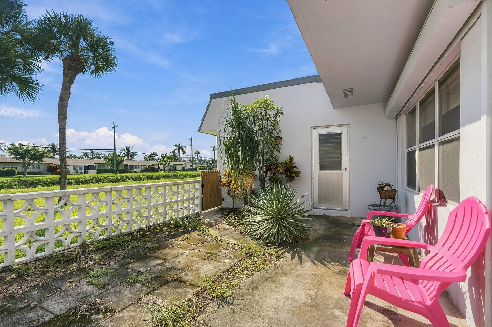 2886 FERNLEY Drive E, #32, West Palm Beach, FL 33415 Back Patio