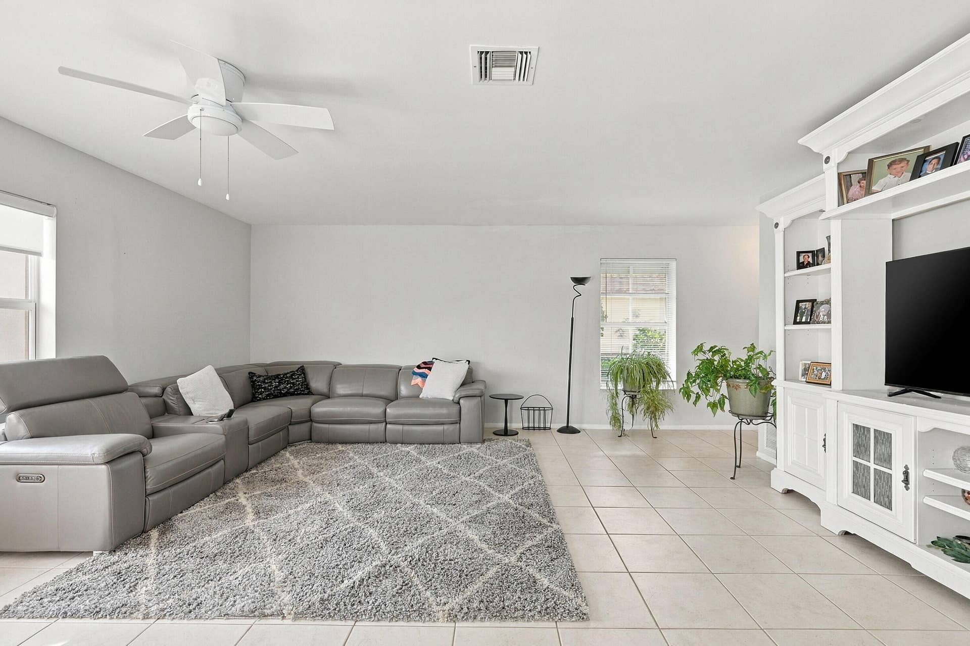 2886 FERNLEY Drive E, #32, West Palm Beach, FL 33415 Living Area