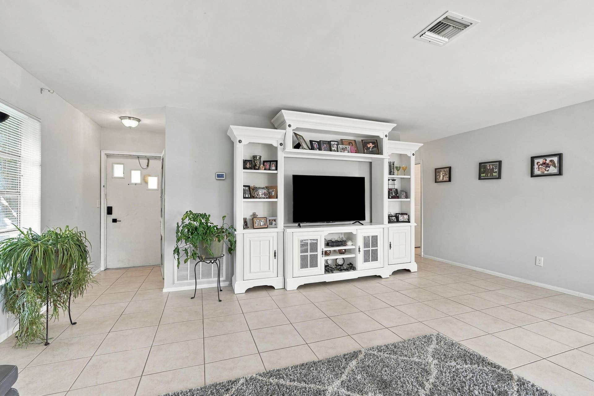 2886 FERNLEY Drive E, #32, West Palm Beach, FL 33415 Living Area