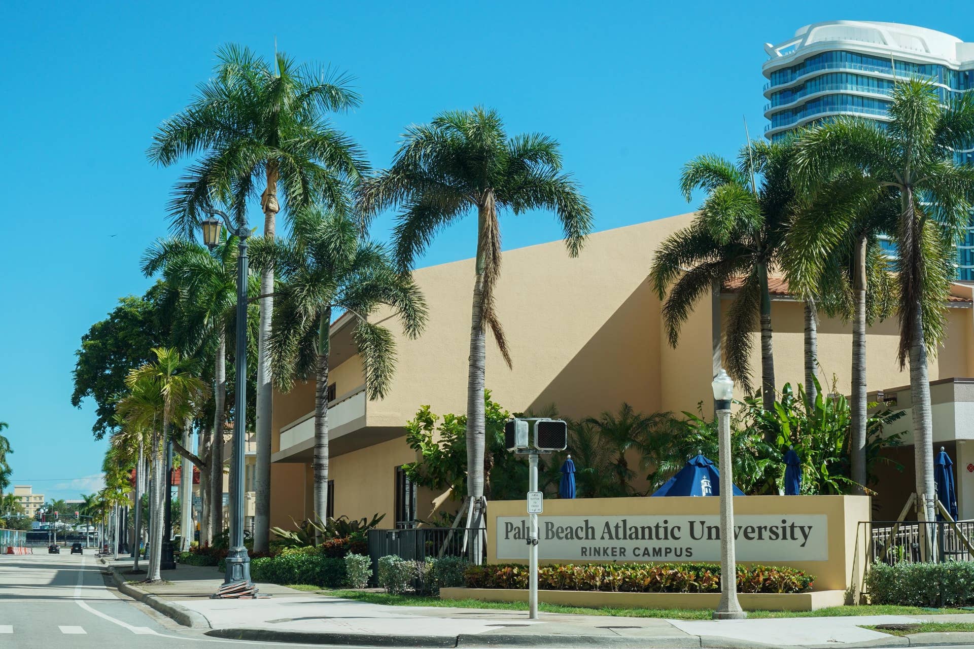2886 FERNLEY Drive E, #32, West Palm Beach, FL 33415 West Palm