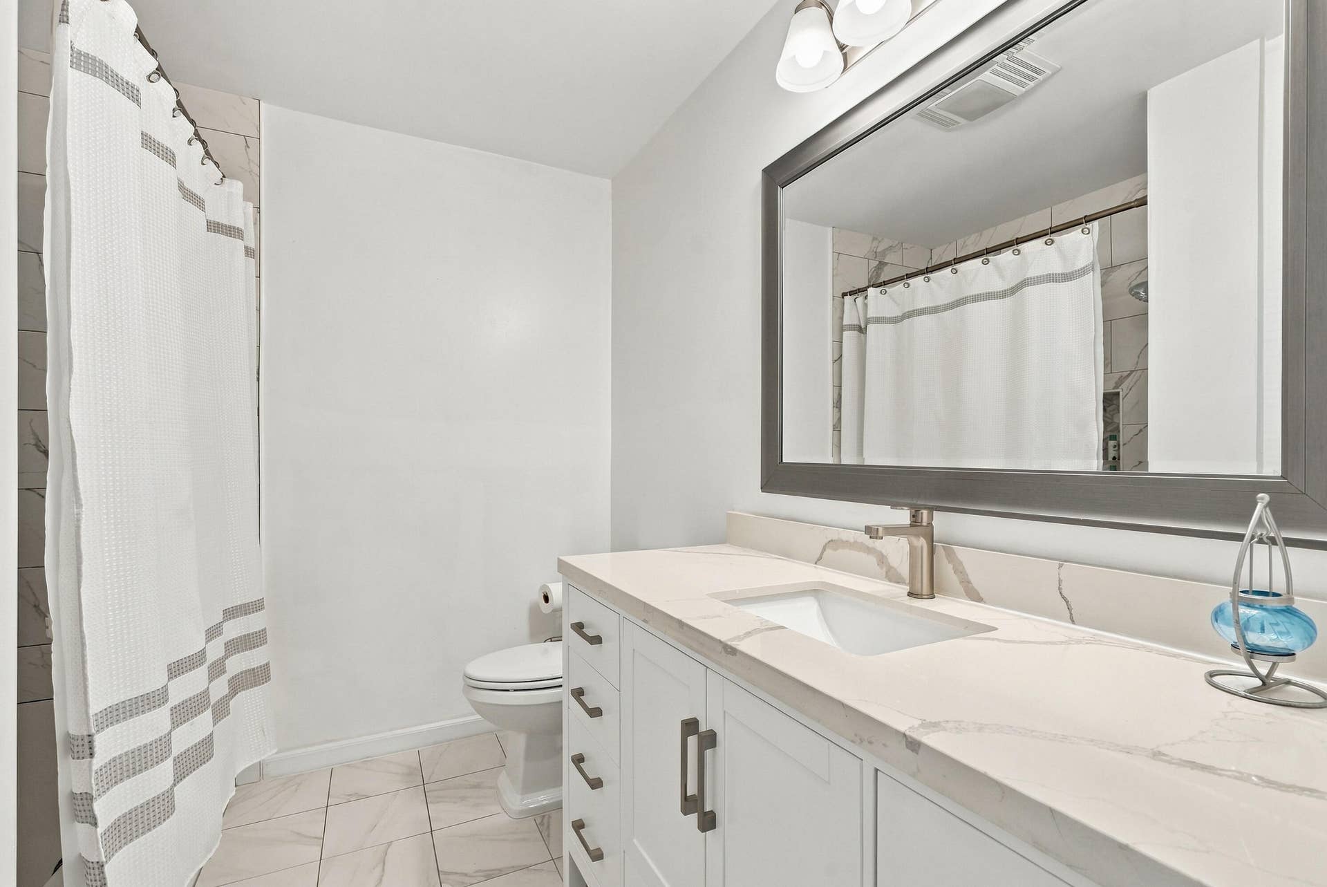 2886 FERNLEY Drive E, #32, West Palm Beach, FL 33415 Bathroom #2