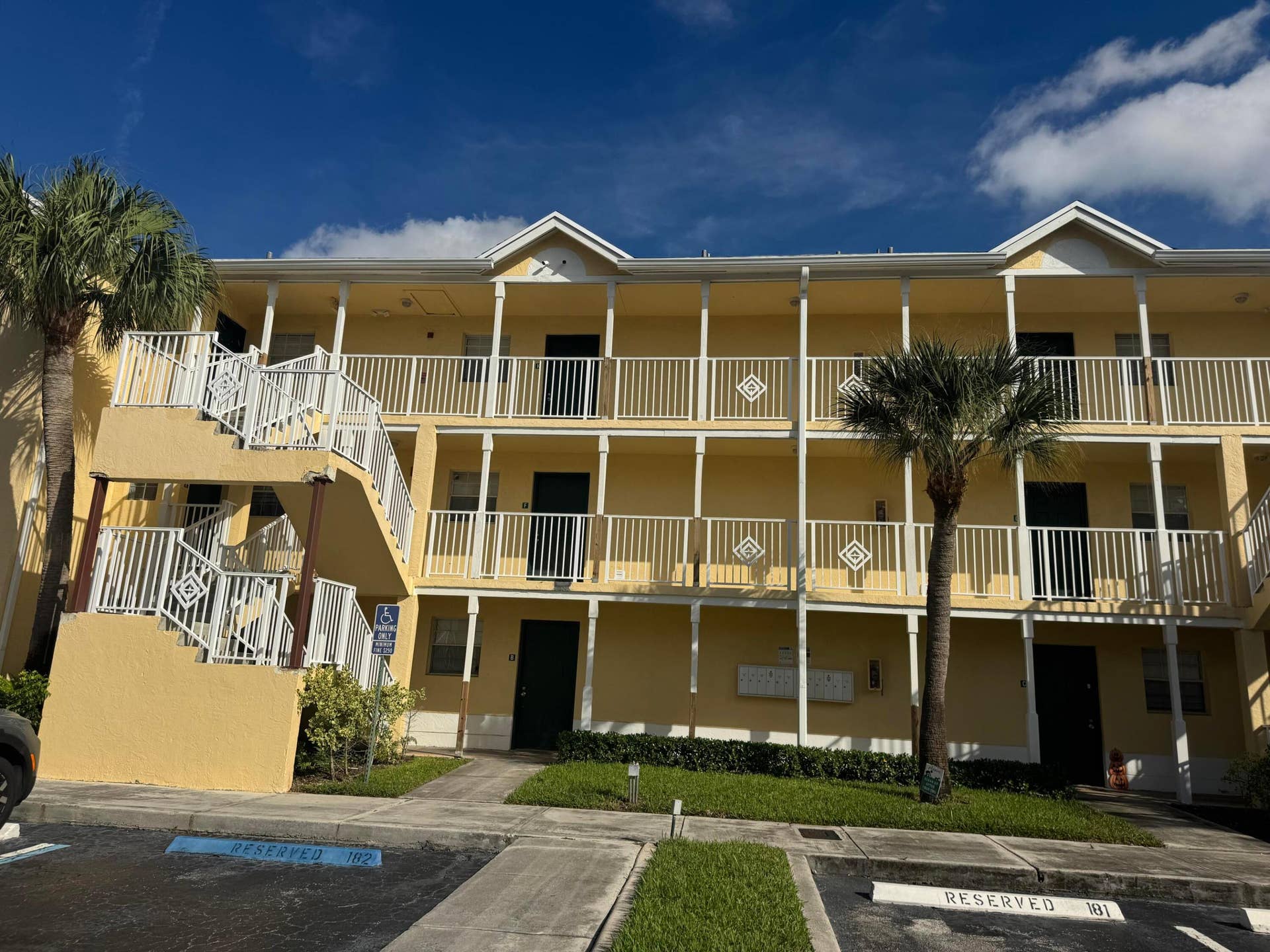 6331 LA COSTA Drive, #B, Boca Raton, Boca Raton, FL 33433 6331-21