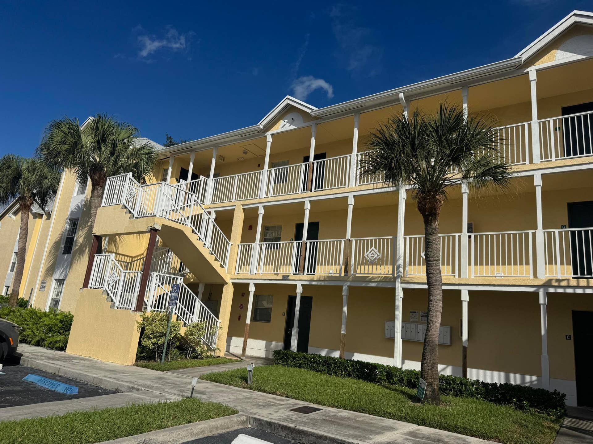 6331 LA COSTA Drive, #B, Boca Raton, Boca Raton, FL 33433 6331-20