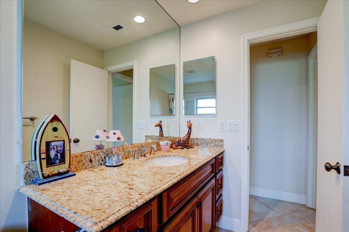 14315 AMAPOLA Drive, Delray Beach, FL 33484 38-14315 Amapola Drive-29