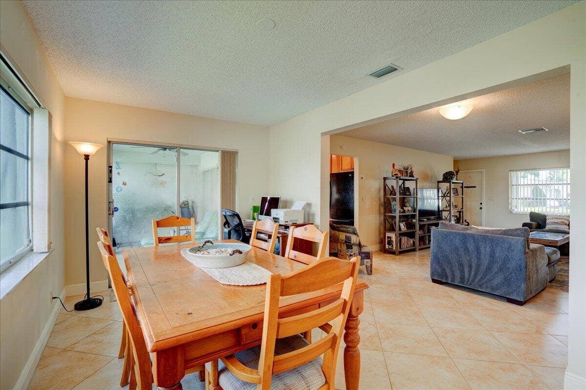 15-14315 Amapola Drive-11
