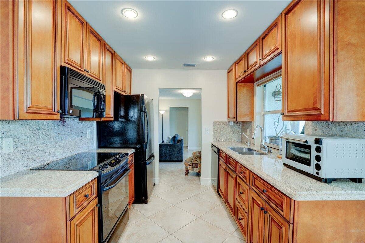 20-14315 Amapola Drive-16