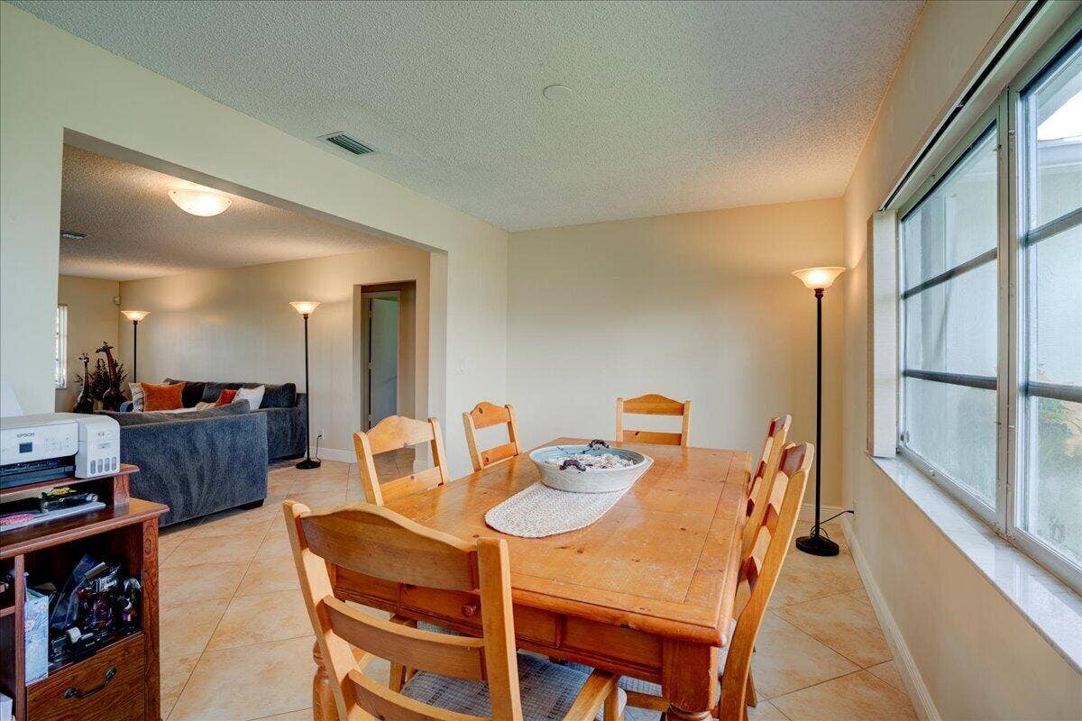 16-14315 Amapola Drive-12