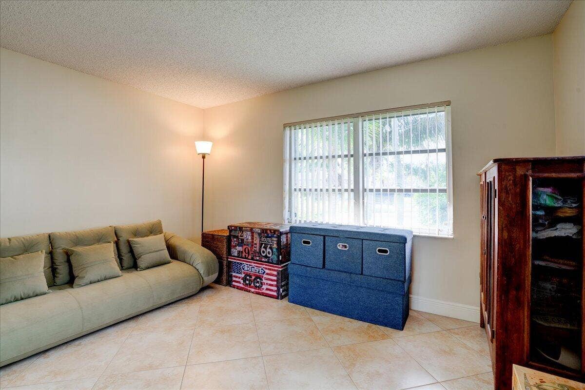 14315 AMAPOLA Drive, Delray Beach, FL 33484 33-14315 Amapola Drive-23