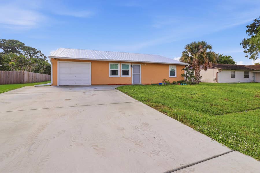 Property photo for 874 SW Canary Terrace, Port St Lucie, FL