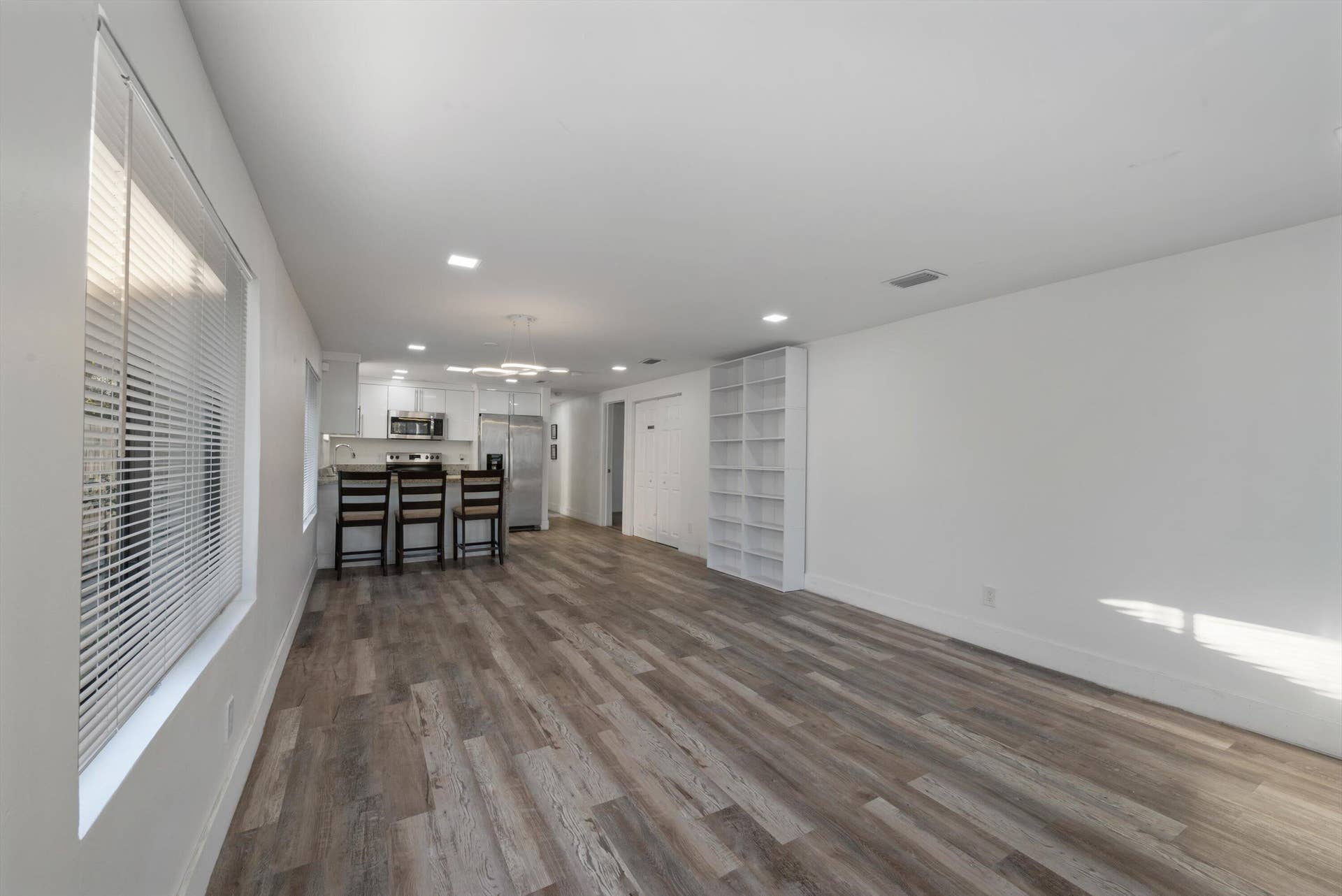 836 SW 13TH Court, Pompano Beach, FL 33060 Living Room