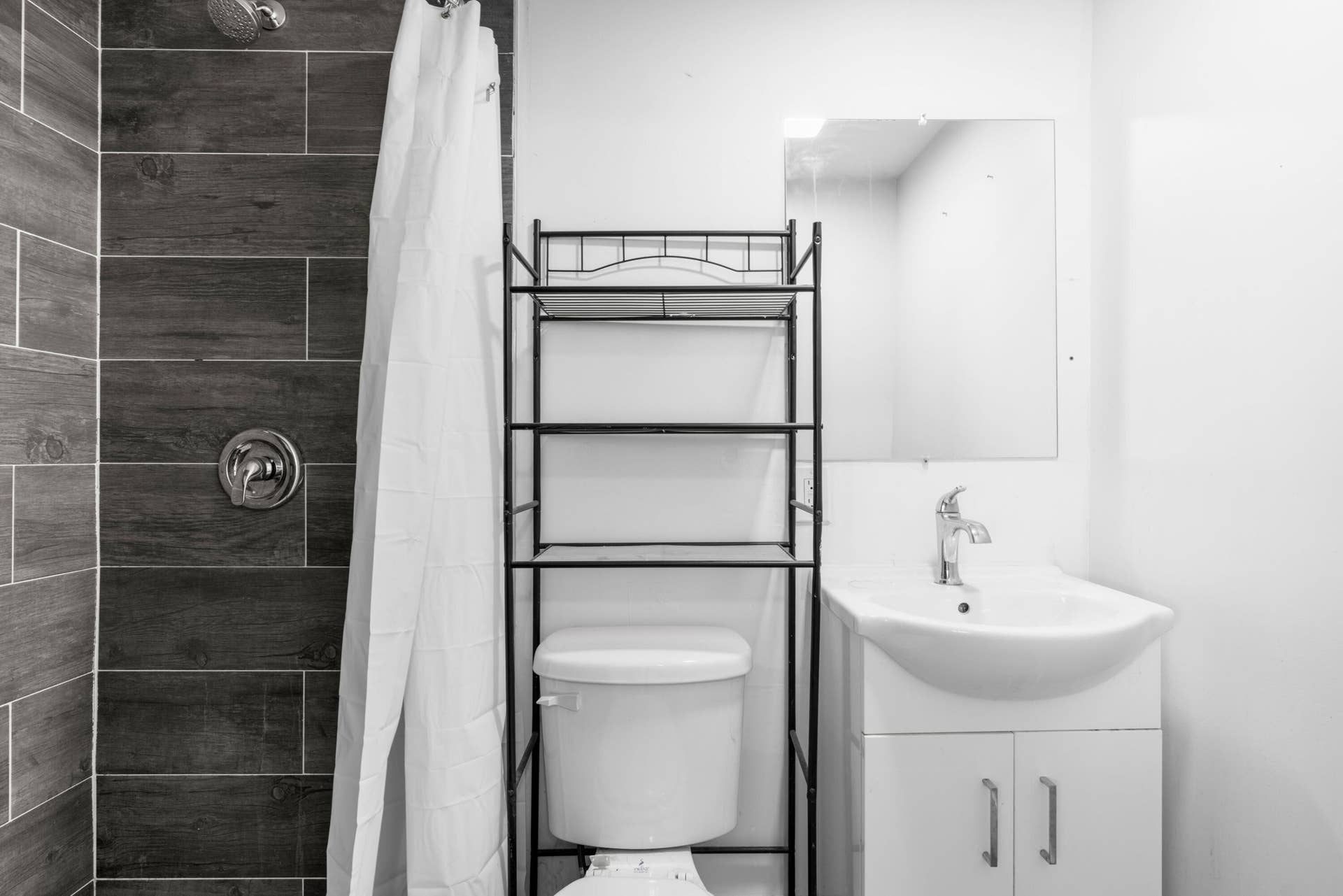 836 SW 13TH Court, Pompano Beach, FL 33060 Bathroom #2