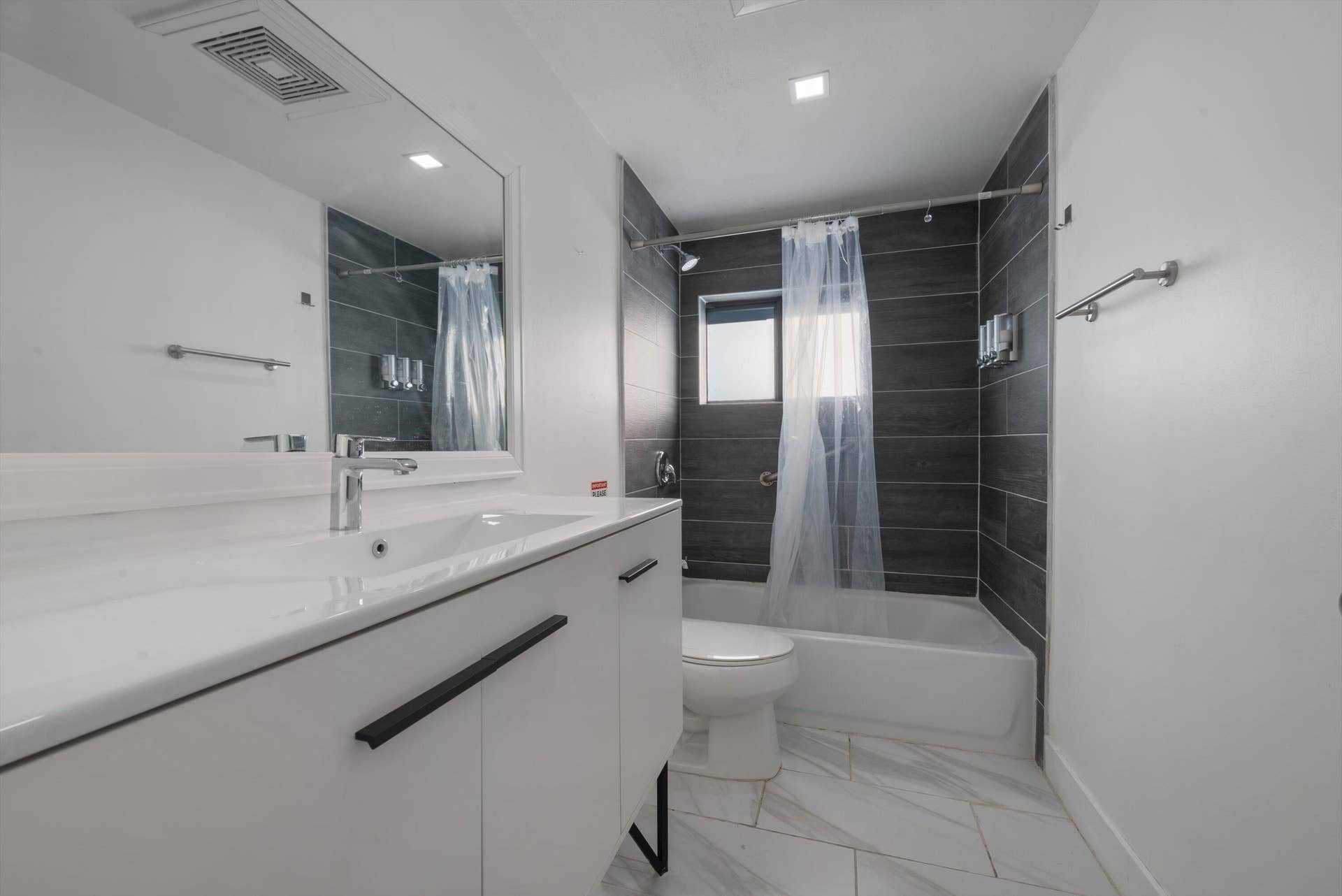 836 SW 13TH Court, Pompano Beach, FL 33060 Primary Bathroom