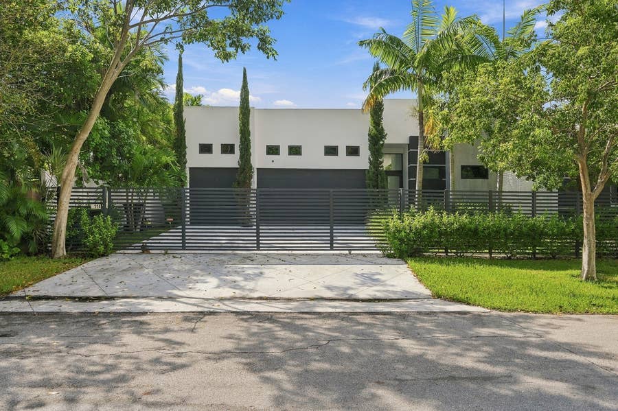 Property photo for 114 NE 16TH Place, Fort Lauderdale, FL
