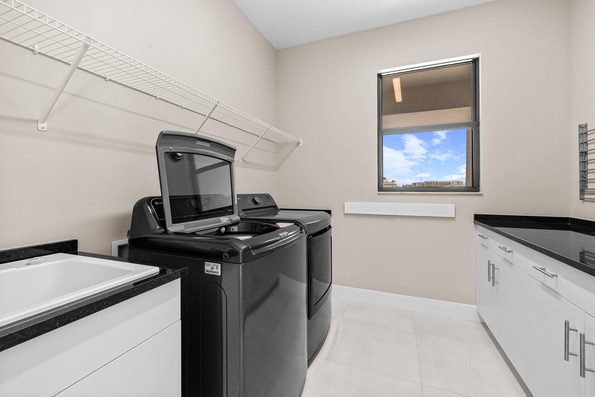 20027 Hirono Lane, Boca Raton, FL 33434 Laundry