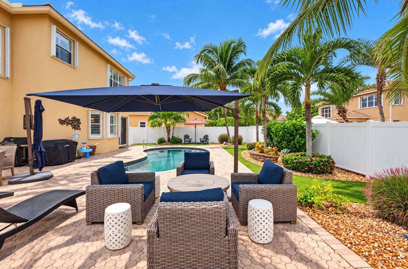 6611 Jessica Court, Lake Worth, FL 33467 Yard 3