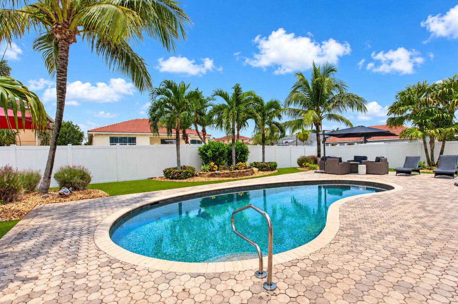 6611 Jessica Court, Lake Worth, FL 33467 Yard 6