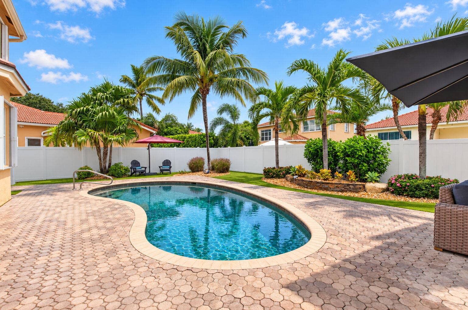 6611 Jessica Court, Lake Worth, FL 33467 Yard 5