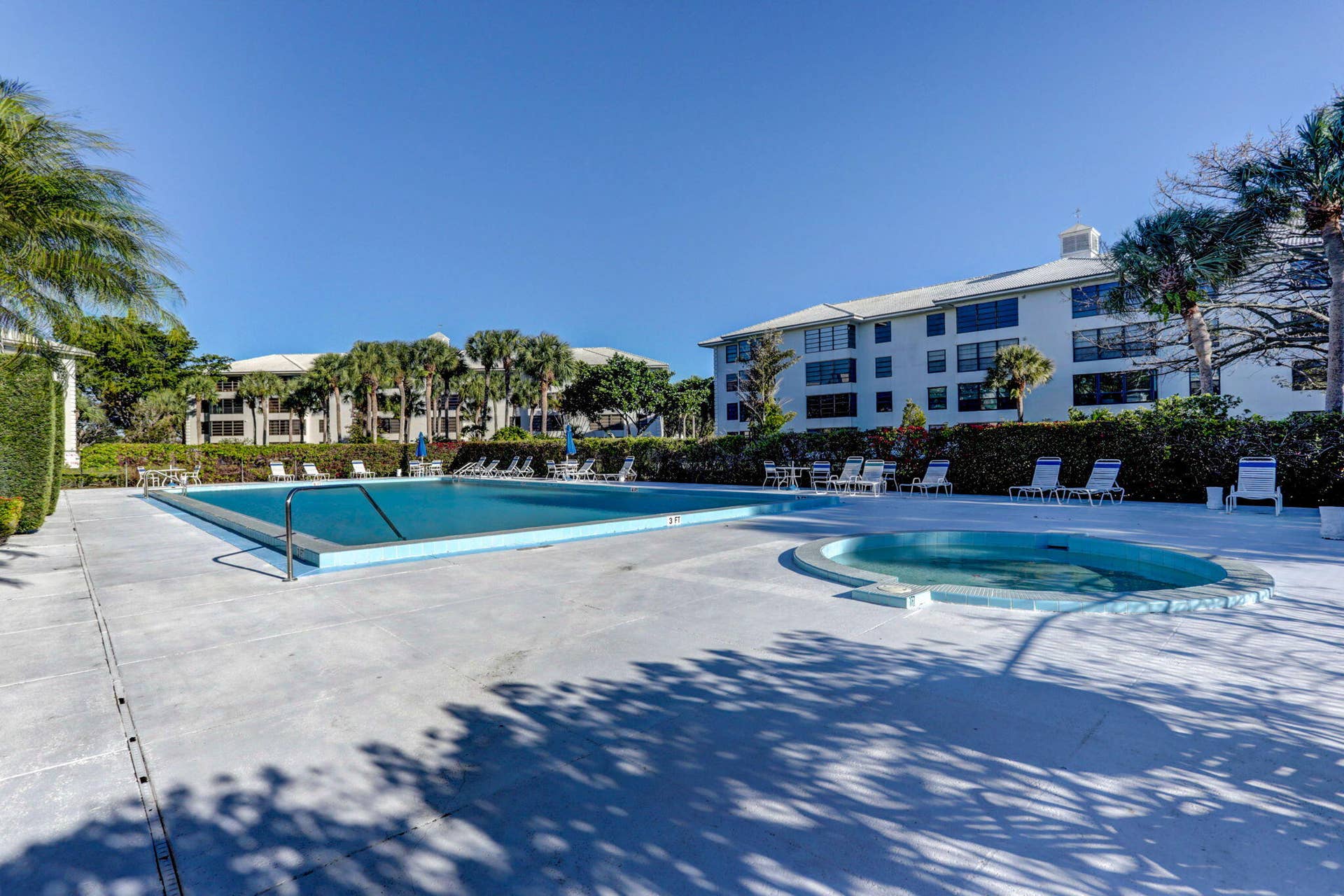 3710 WHITEHALL Drive, #401, West Palm Beach, FL 33401 Community Pool